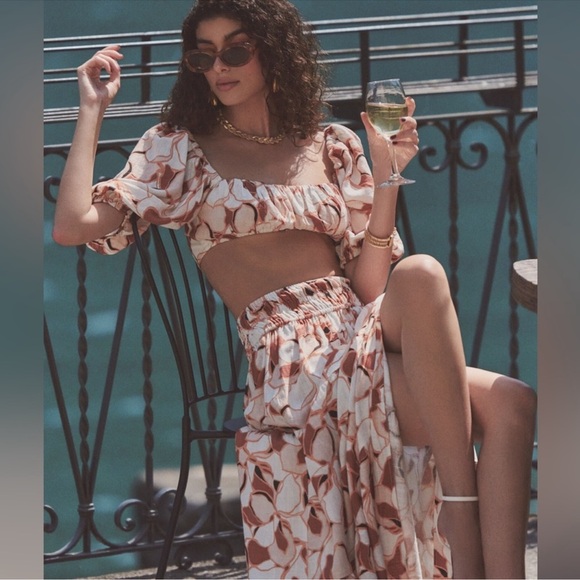 NWOT AMALIE THE LABEL Mikaelle Top - Picture 4 of 5